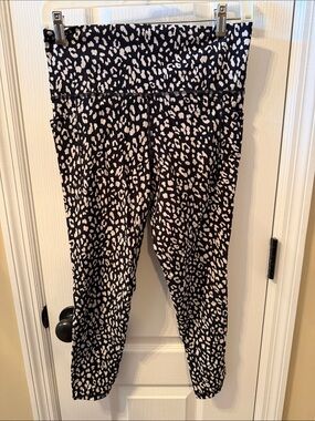 Athleta Black and White Leopard Print High-Waist Leggings M